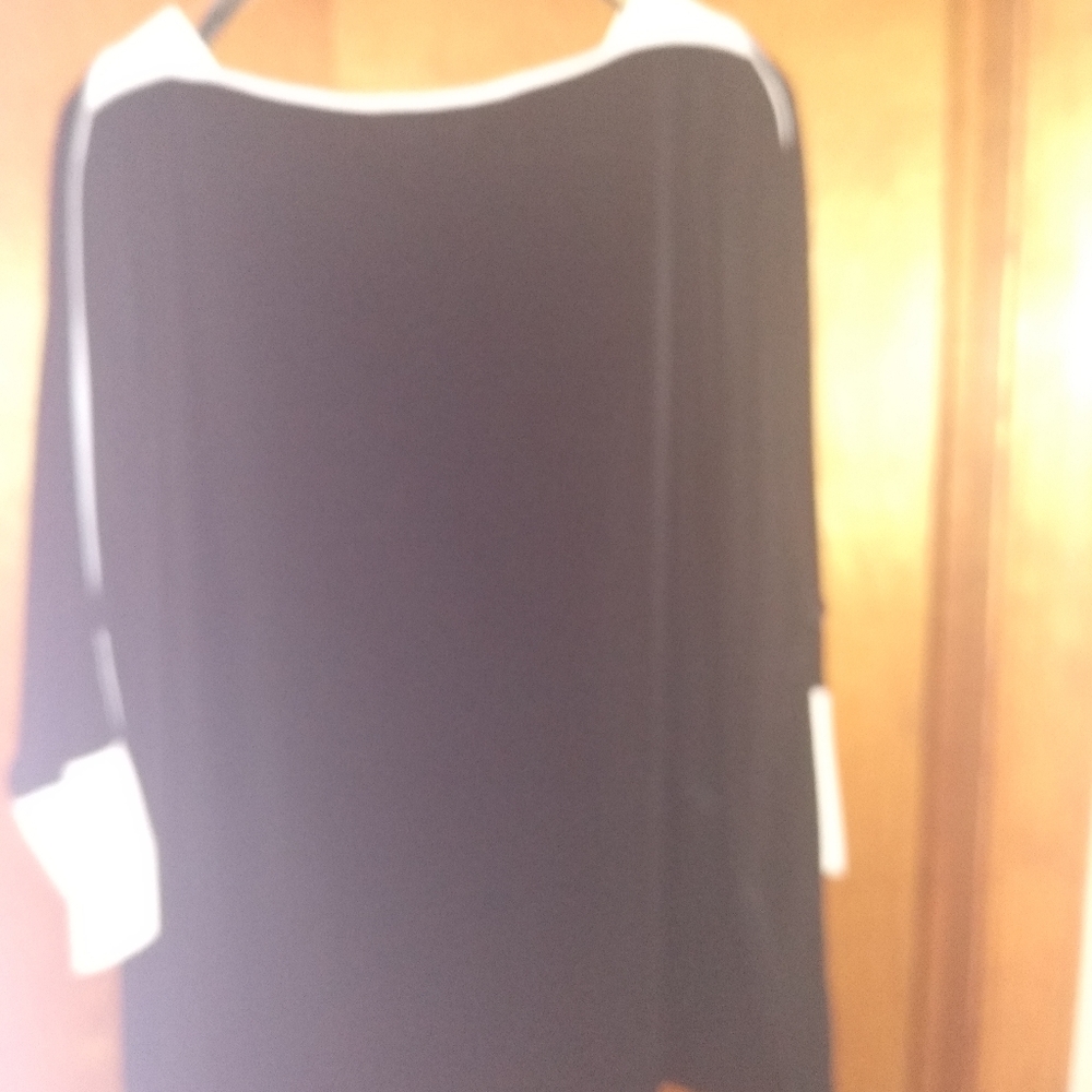 Blouse - Picture 2 of 3